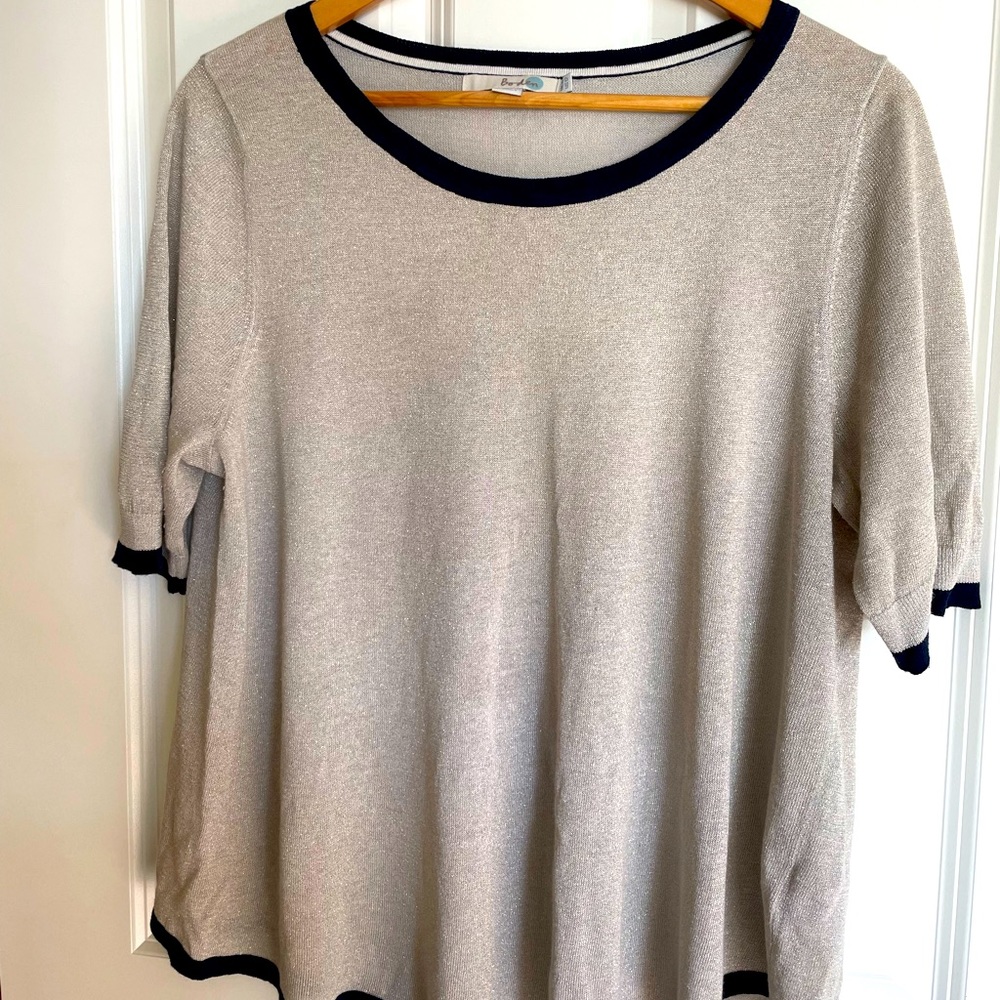 Boden lightweight knit flowy top